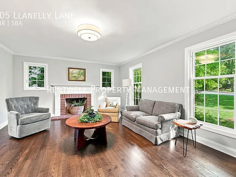 805 Llanelly Ln — Photo 11