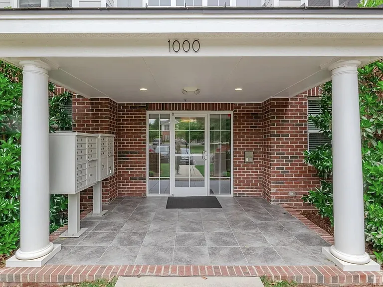 1034 Waterford Lake Dr #1034 — Photo 25