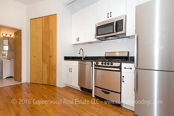 Rented by Copperwood Real Estate | media 17