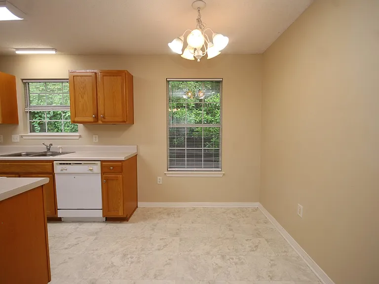 2289 Wyatt St — Photo 6