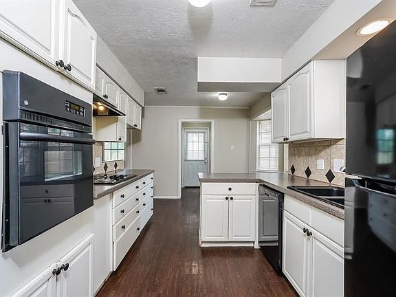 5th image of 110 Red Bud Ln