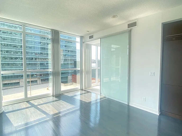 770 Bay St #1010 — Photo 2