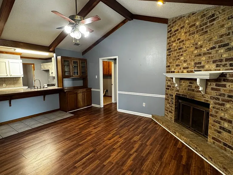 1729 Tallwood Dr — Photo 12