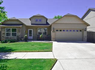 2344 NW Glen Oak Ave, Redmond, OR 97756