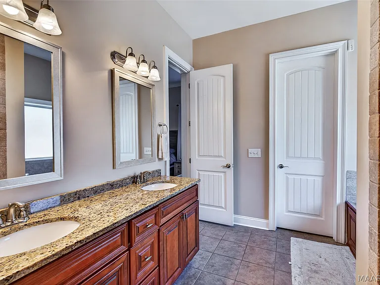 377 Sydney Ave — Photo 10