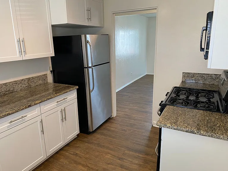 2300 Chatsworth Blvd #COPY — Photo 8