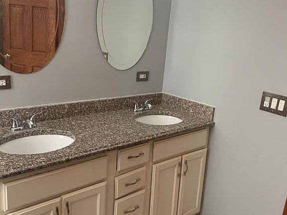 5th image of 8006 S Coles Ave #1