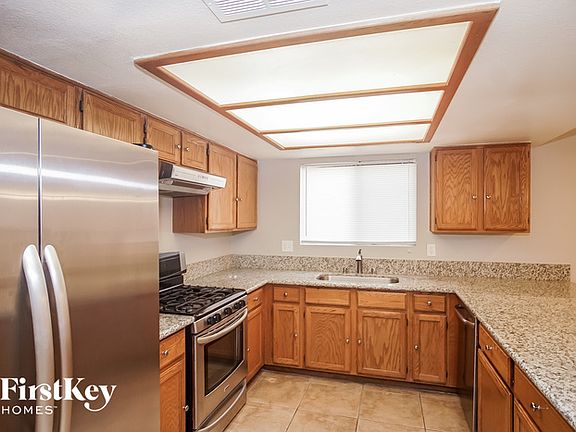 4th image of 2801 Edge Rock Cir