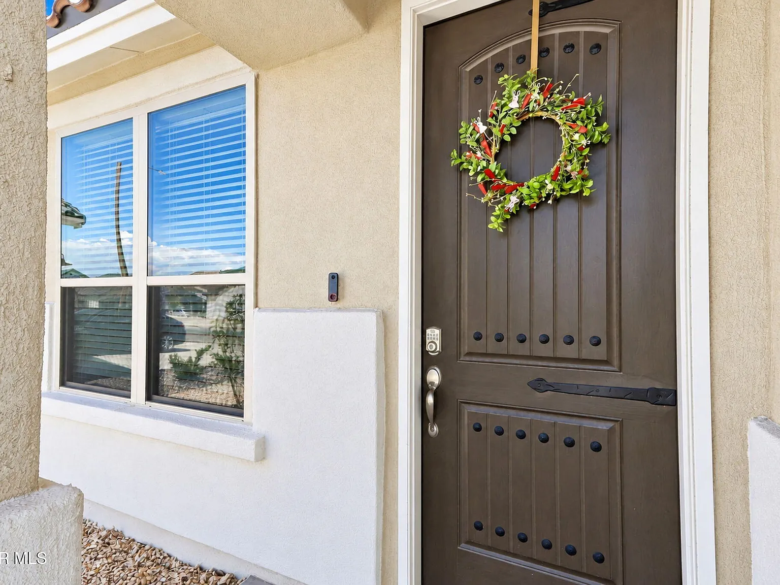 3 bed, 2.0 bath, 1860 sqft, $2,075 — Photo 4