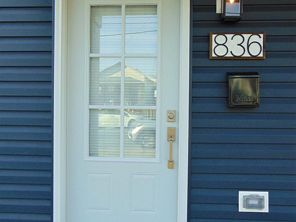 5th image of 836 E Burnett Ave