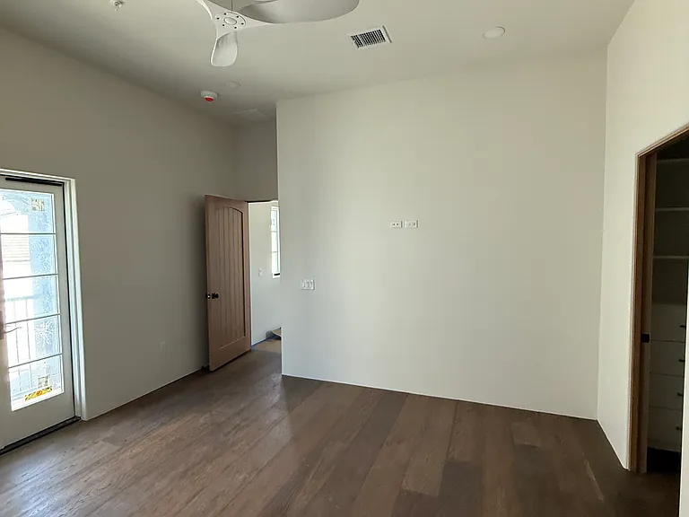 301 W Comstock Ave #1A — Photo 9