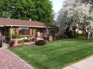 834 S 6th Ave, West Bend, WI 53095