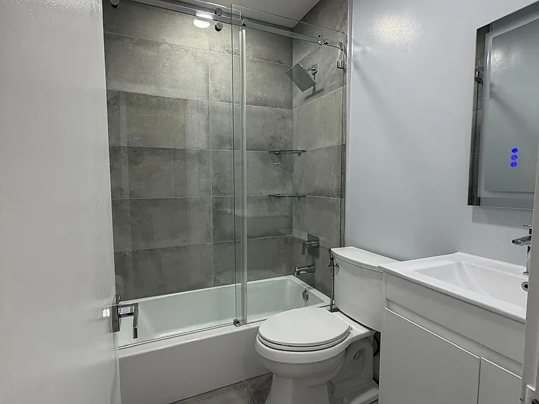 SW 46th Ave — Photo 17