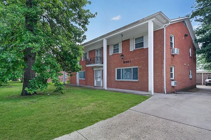 2 bed, 1.0 bath, 735 sqft, $1,025 — Photo 2