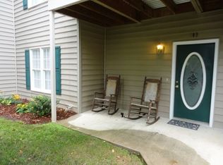 226 Lola Ln APT 103, Pilot Mountain, NC 27041