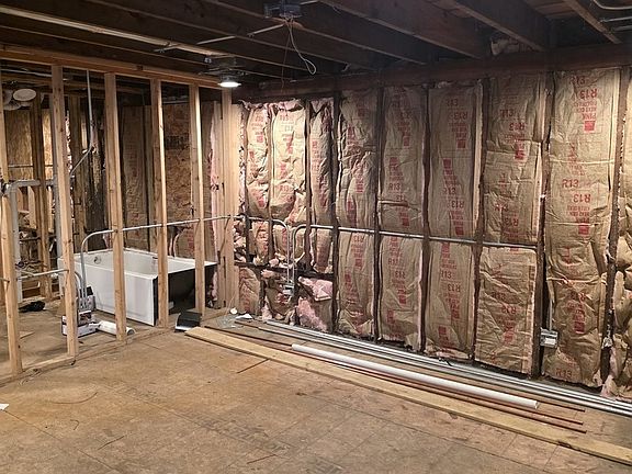 3rd image of 8549 S Kingston Ave