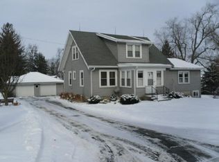 912 Church St, German Valley, IL 61039