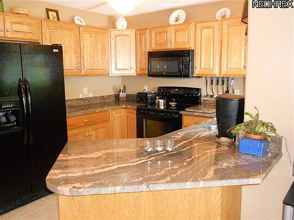 4th image of 814 Elmwood Dr