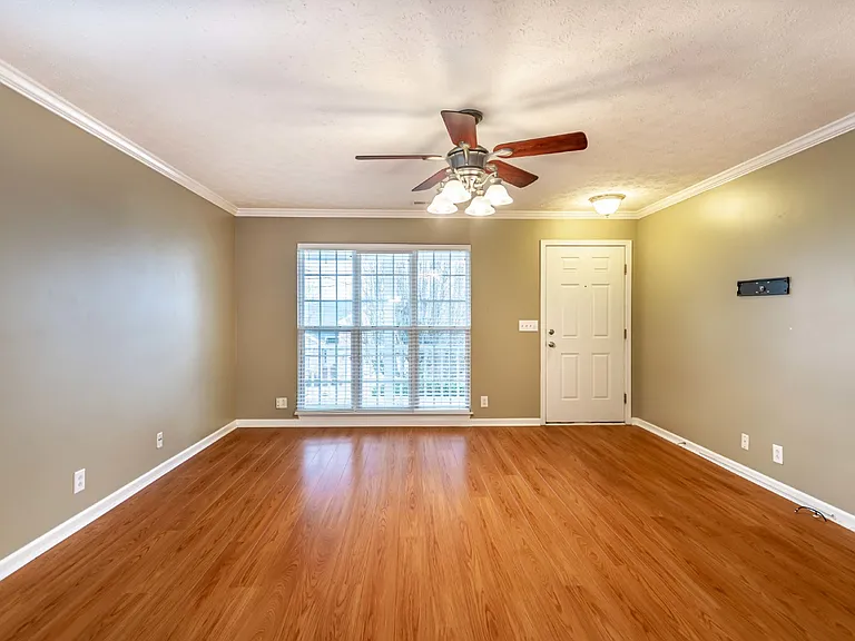 4716 Chepstow Dr — Photo 3