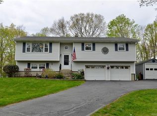 6 Strawberry Hill Rd, Danbury, CT 06811