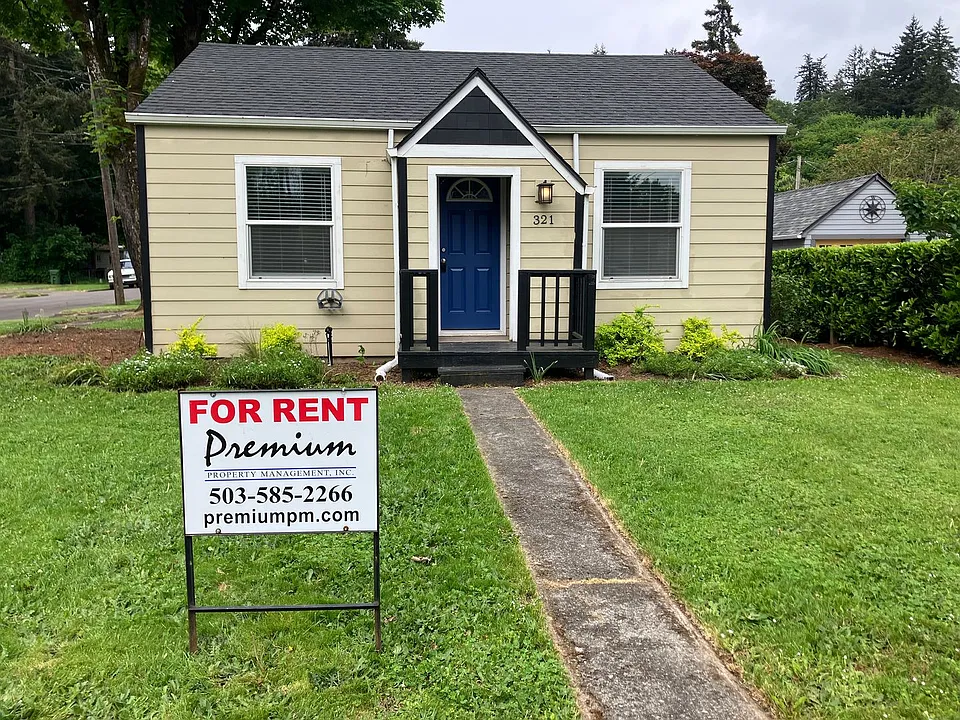 321 Magnolia Ct NW