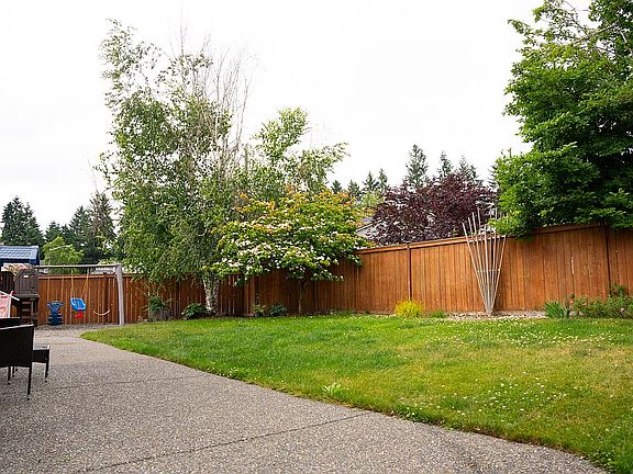 4th image of 16120 87th Avenue Ct E