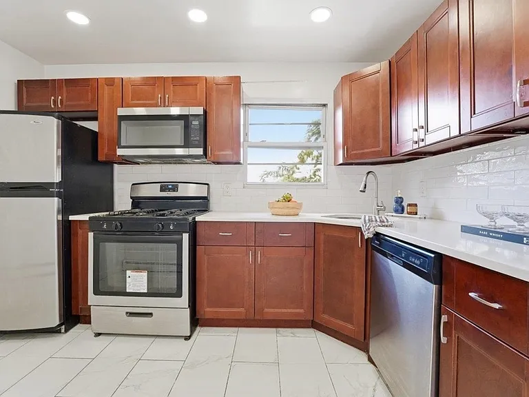 168 Carlton Ave #2 — Photo 4