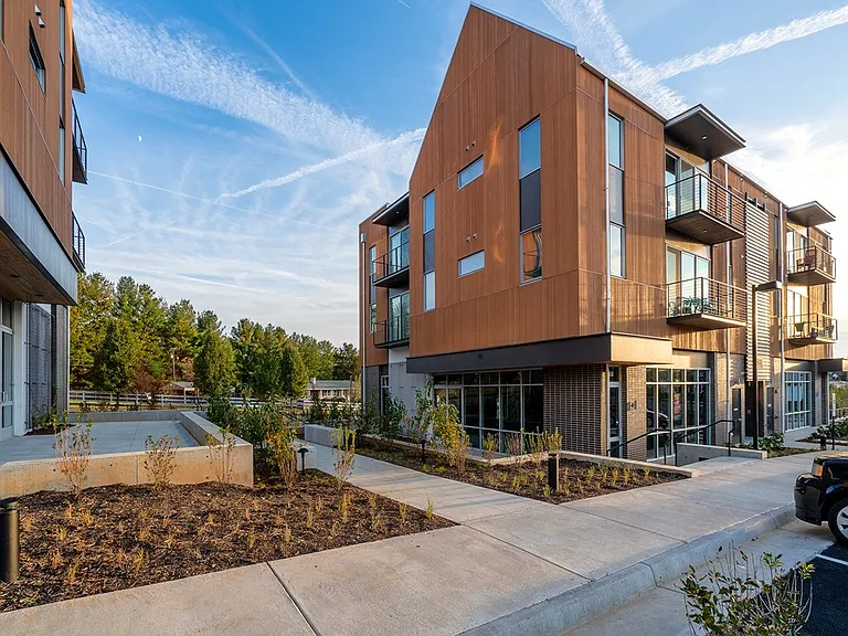Riverside Village Apartments — Photo 9