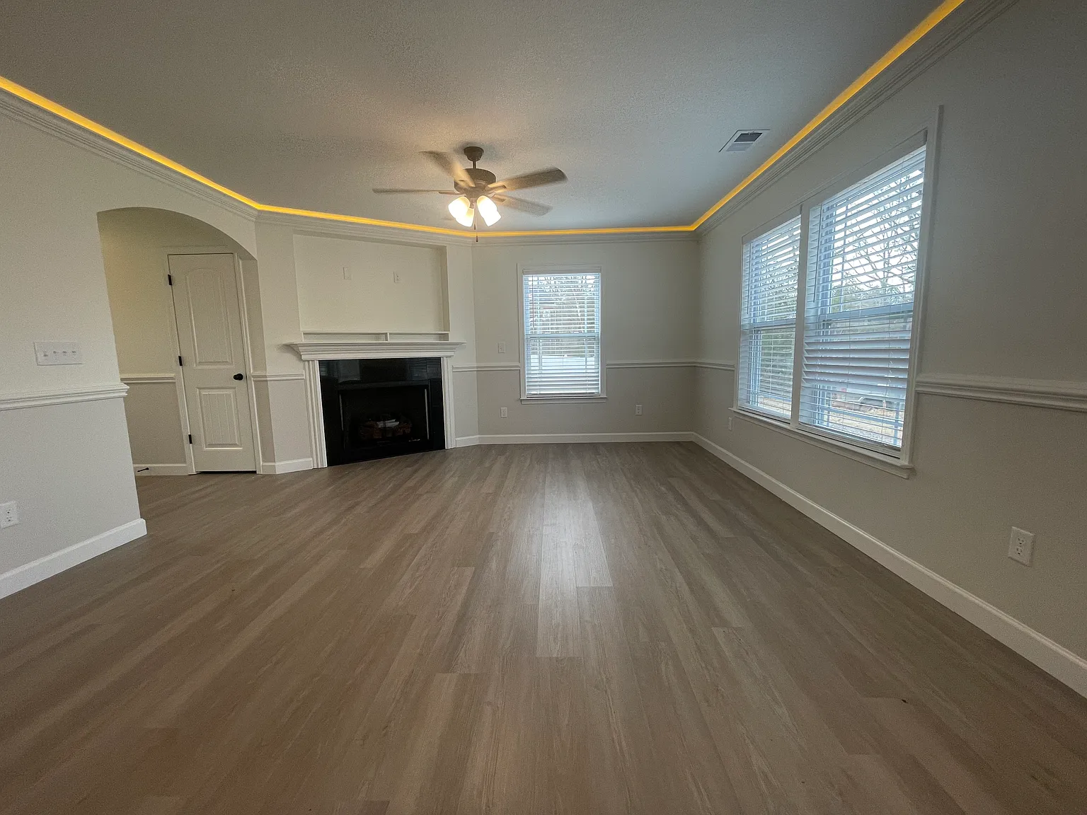 3 bed, 2.5 bath, 1511 sqft, $1,800 — Photo 3