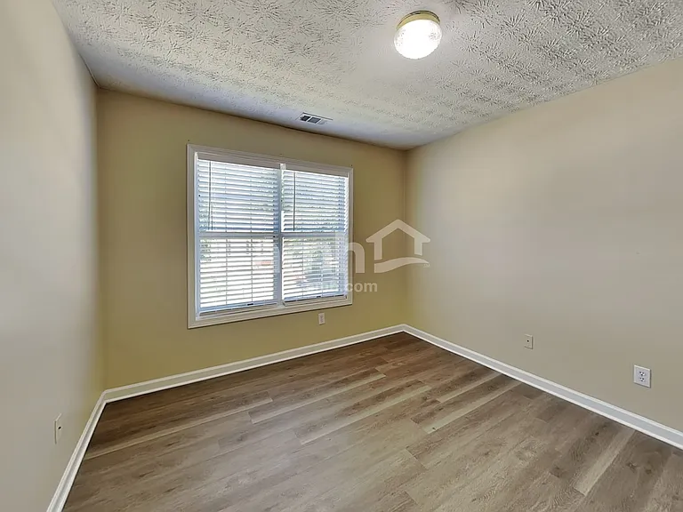 90 Adams Lake Ct — Photo 12