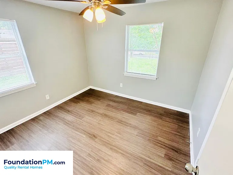 267 Greenlaw Ave — Photo 3