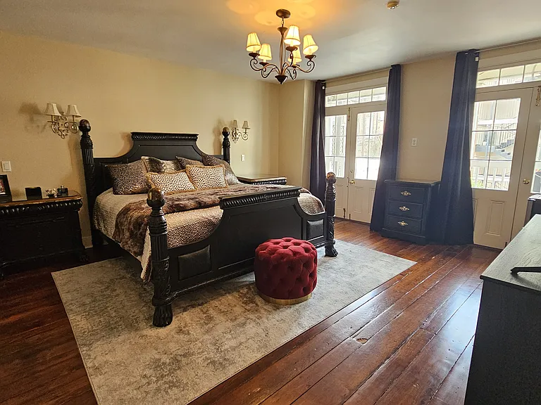 517 Dumaine St #1R — Photo 9