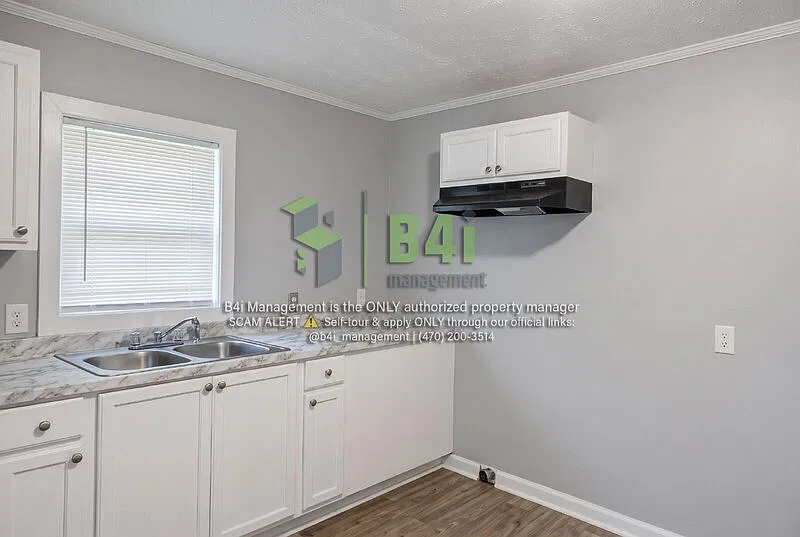 3 bed, 1.0 bath, 960 sqft, $1,000 — Photo 4