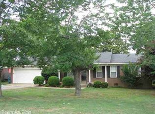 4 Treasure Hill Cir, Little Rock, AR 72205