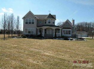 6433 Red Fox Ln, Perry, MI 48872