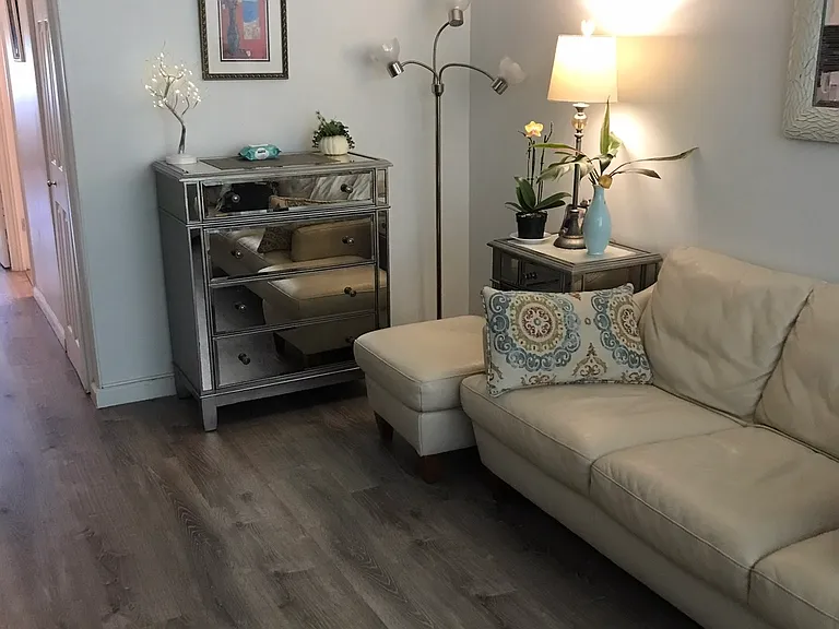 425 Ena Rd #202A — Photo 2