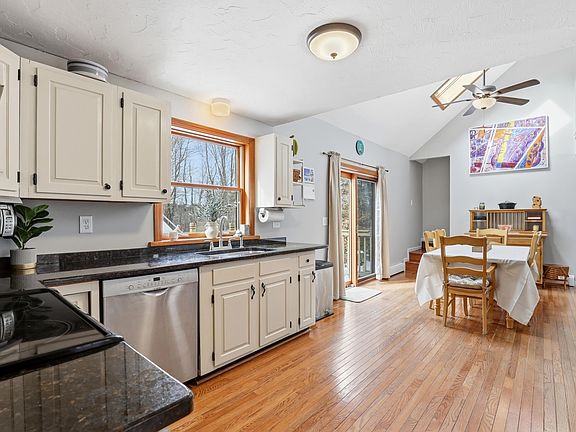 5th image of 26 Harmony Road