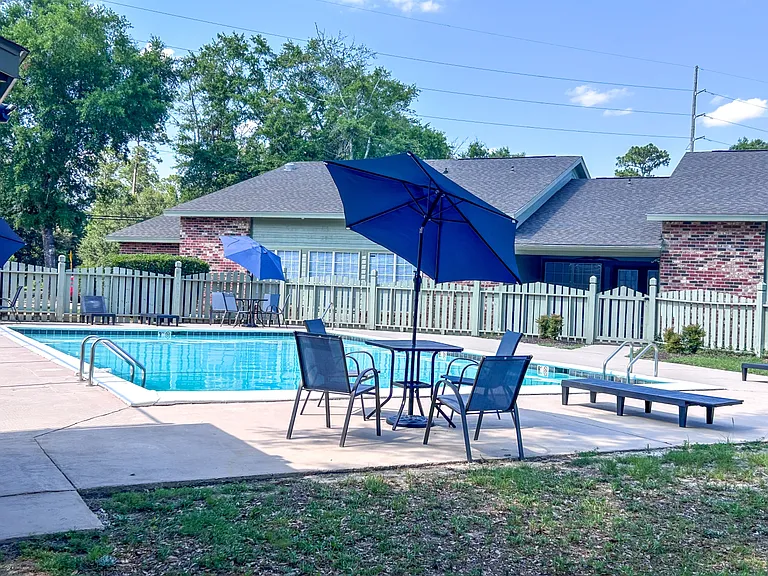 Pines on the Bay Apartments — Photo 7