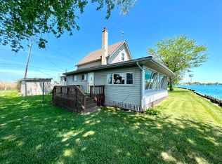 7685 S Channel Dr, Harsens Island, MI 48028