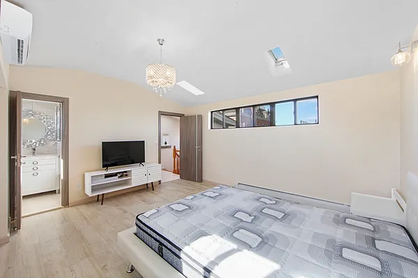 Sold by Click View Realty LLC | media 15