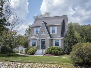 21 Oakland St, Medway, MA 02053