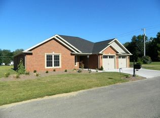 615 Reyling Dr, Jasper, IN 47546