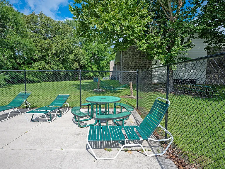 Sawbranch Apartments — Photo 11