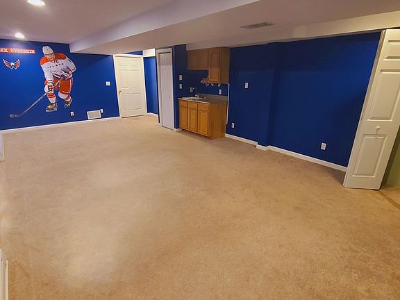 4th image of 605 Benjamin Ct