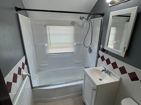 1st floor bathroom
