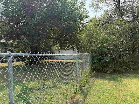 3rd image of 4223 W Zoo Blvd
