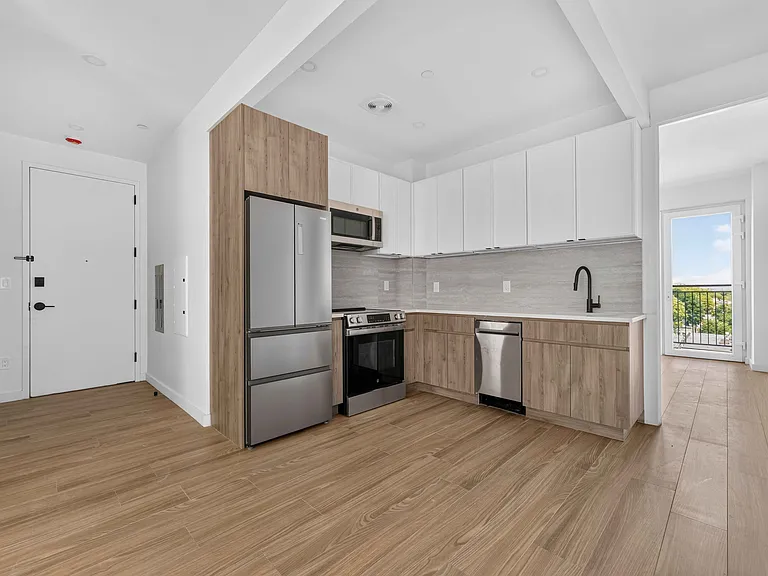 948 New York Ave #5B — Photo 1