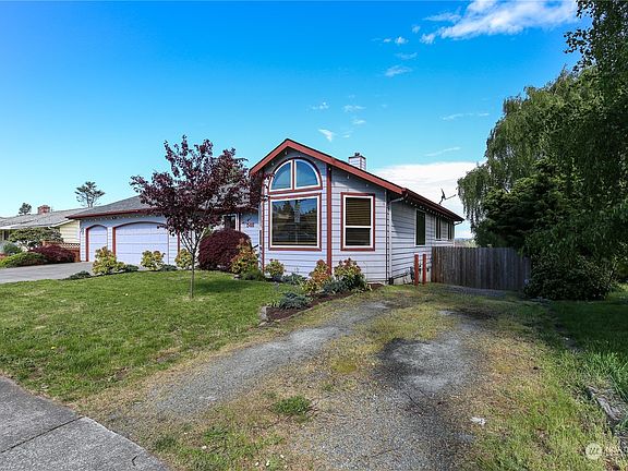 2nd image of 546 SW Fairhaven Drive