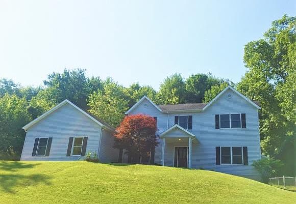 1st image of 16 Timberland Dr