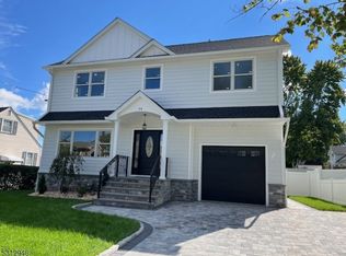 64 Platt Ave, Saddle Brook, NJ 07663